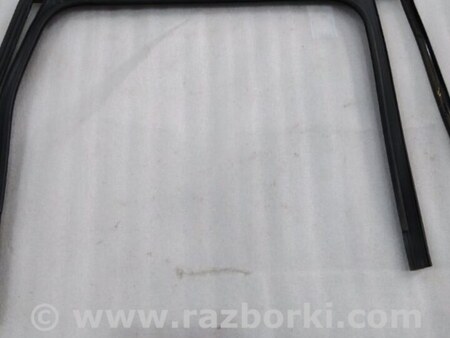 ФОТО Уплотнитель стекла двери для Porsche Cayenne II 958 E2/92A (10-14) Київ