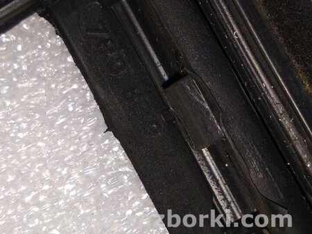 ФОТО Уплотнитель стекла двери для Porsche Cayenne II 958 E2/92A (10-14) Київ