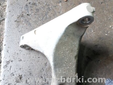 ФОТО Кронштейн правый для Subaru Outback Киев