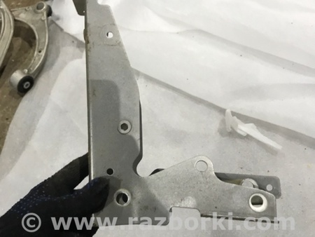 ФОТО Кронштейн для Porsche Panamera I 970 (09-16) Київ