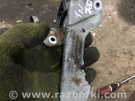 ФОТО Кронштейн для Porsche Panamera I 970 (09-16) Київ