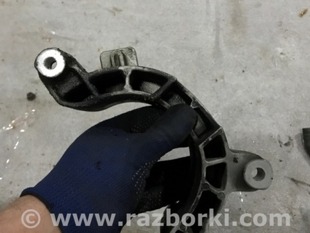 ФОТО Кронштейн для Porsche Panamera I 970 (09-16) Київ