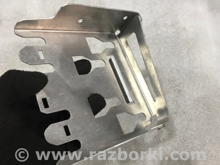 ФОТО Кронштейн для Porsche Panamera I 970 (09-16) Київ