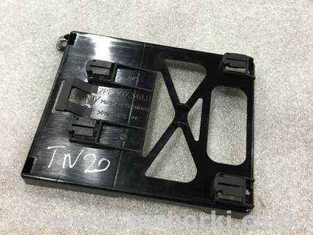 ФОТО Кронштейн для Porsche Panamera I 970 (09-16) Київ