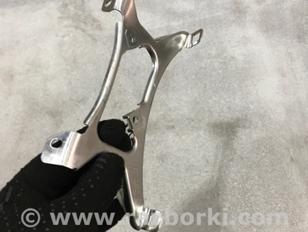 ФОТО Кронштейн для Porsche Panamera I 970 (09-16) Київ