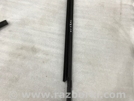 ФОТО Уплотнитель стекла двери для Porsche Cayenne II 958 E2/92A (10-14) Київ