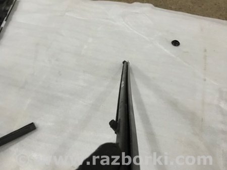 ФОТО Уплотнитель стекла двери для Porsche Cayenne II 958 E2/92A (10-14) Київ