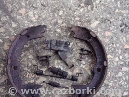 ФОТО Комплект колодок и механизмов ручного торомоза задний правый для KIA Sorento Киев