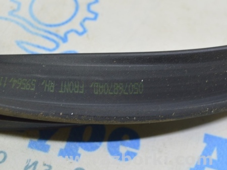 ФОТО Уплотнитель стекла перед прав для Dodge Journey (2011-2020) Одесса