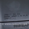 Накладка передней стойки Nissan LEAF (2018-)
