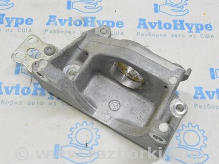 ФОТО Кронштейн подвесного подшипника для Nissan LEAF (2018-) Одесса