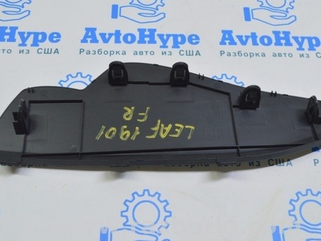 ФОТО Накладка передней панели для Nissan LEAF (2018-) Одесса