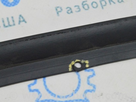 ФОТО Уплотнитель двери нижний для Nissan LEAF (2018-) Одесса