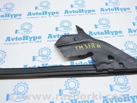 ФОТО Направляющая стекла двери передней для Tesla Model 3 Одесса