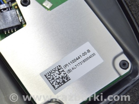 ФОТО Накладка центральной стойки наружняя правая для Tesla Model 3 Одесса