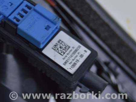 ФОТО Накладка центральной стойки наружняя правая для Tesla Model 3 Одесса