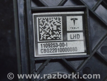 ФОТО Накладка центральной стойки наружняя левая для Tesla Model 3 Одесса