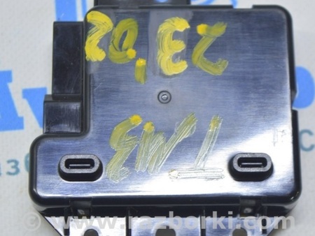 ФОТО Блок управления зарядным устройством usb-концентратора для Tesla Model 3 Одесса