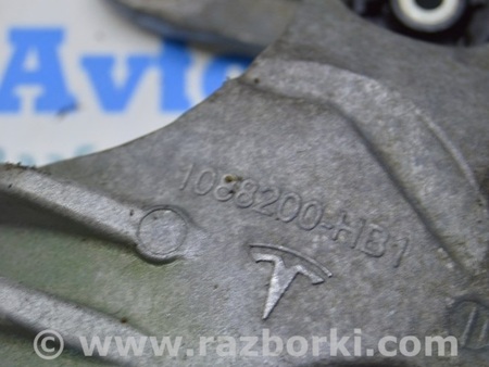 ФОТО Кронштейн компрессора кондиционера для Tesla Model 3 Одесса