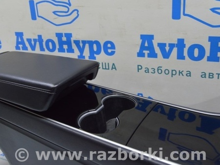 ФОТО Консоль центральная подлокотник и подстаканники для Tesla Model 3 Одесса