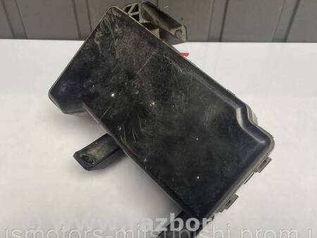 ФОТО Блок запобіжників для Mitsubishi Pajero Wagon 3 Коломия