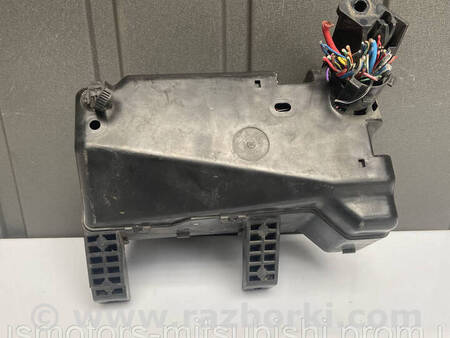 ФОТО Блок запобіжників для Mitsubishi Pajero Wagon 3 Коломия