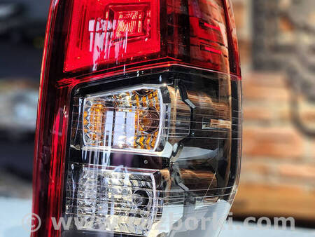 ФОТО Задній правий стоп ліхтар для Mitsubishi L200 (06-14) Коломия