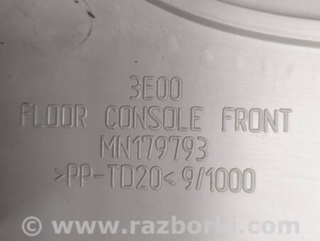 ФОТО Консоль між сидінь передні для Mitsubishi L200 (06-14) Коломия