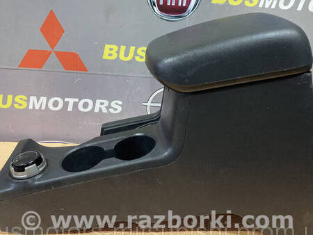 ФОТО Консоль подлокотник для Mitsubishi L200 (06-14) Коломия
