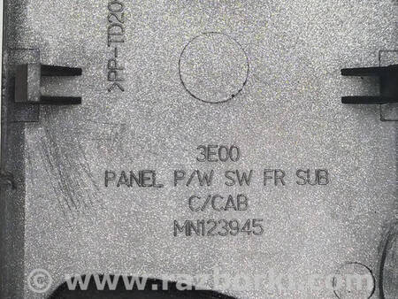 ФОТО Накладка дверей для Mitsubishi L200 (06-14) Коломия