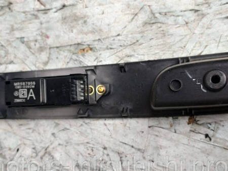 ФОТО Накладка дверей для Mitsubishi L200 (06-14) Коломия