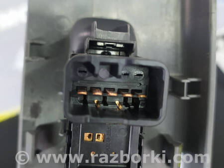 ФОТО Накладка дверей Корпус кнопки для Mitsubishi L200 (06-14) Коломия