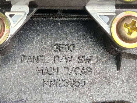 ФОТО Накладка дверей передньої лівої для Mitsubishi L200 (06-14) Коломия