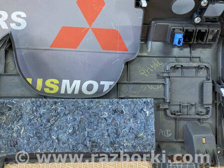 ФОТО Накладка панелі приладів ліва для Mitsubishi L200 (06-14) Коломия