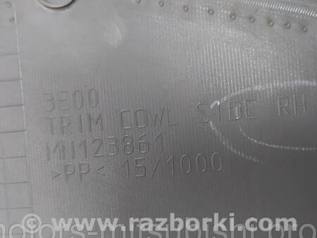 ФОТО Накладка передня права для Mitsubishi L200 (06-14) Коломия