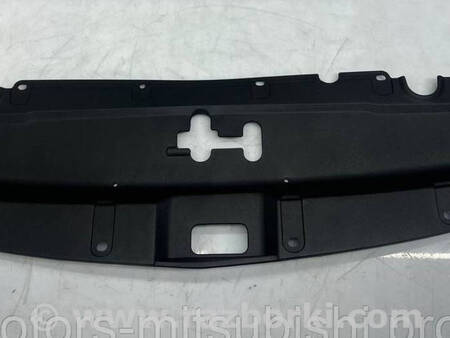 ФОТО Накладка решітки радіатора верхня для Mitsubishi L200 (06-14) Коломия