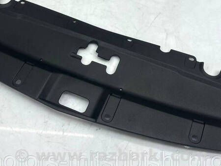 ФОТО Накладка решітки радіатора верхня для Mitsubishi L200 (06-14) Коломия