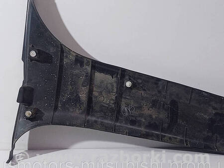 ФОТО Накладка стійки центральної лівої для Mitsubishi L200 (06-14) Коломия