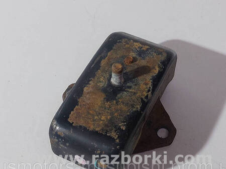 ФОТО Подушка кріплення двигуна ліва для Mitsubishi L200 (06-14) Коломия