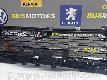 ФОТО Решітка бампера переднього для Mitsubishi L200 (06-14) Коломия