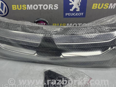 ФОТО Решітка радіатора для Mitsubishi L200 (06-14) Коломия