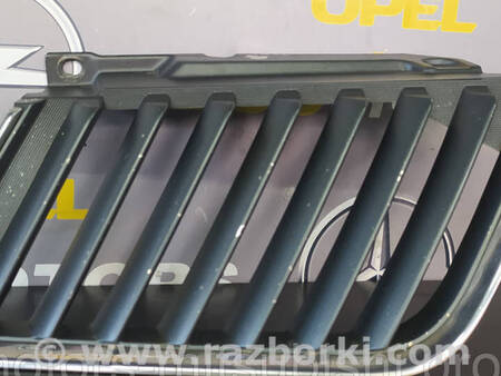 ФОТО Решітка радіатора права для Mitsubishi L200 (06-14) Коломия