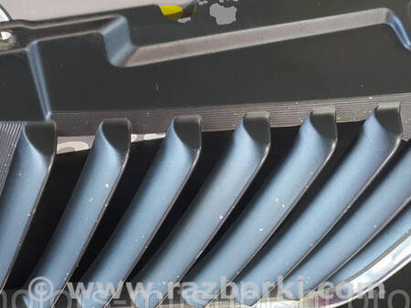 ФОТО Решітка радіатора права для Mitsubishi L200 (06-14) Коломия