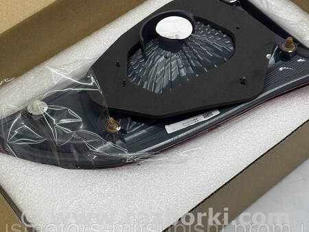 ФОТО Задня ліва лампа для Mitsubishi Pajero Sport II Коломия