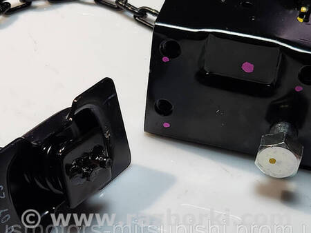 ФОТО Кронштейн для Mitsubishi Pajero Sport II Коломия