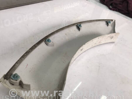 ФОТО Накладка дверей задня права для Mitsubishi Pajero Sport II Коломия