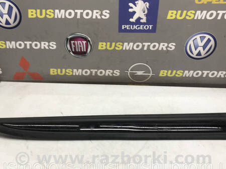 ФОТО Накладка дверей передня права для Mitsubishi Outlander GF (2012-) Коломия