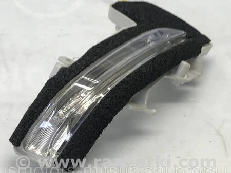 ФОТО Повторювач повороту в дзеркало для Mitsubishi Eclipse Cross (17-20) Коломия