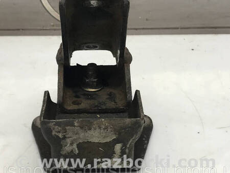 ФОТО Подушка двигуна кронштейн двигуна для Mitsubishi Pajero Sport Коломия