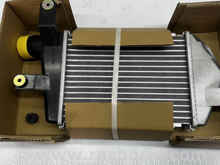 ФОТО Радіатор інтеркуллера для Mitsubishi Pajero Sport II Коломия